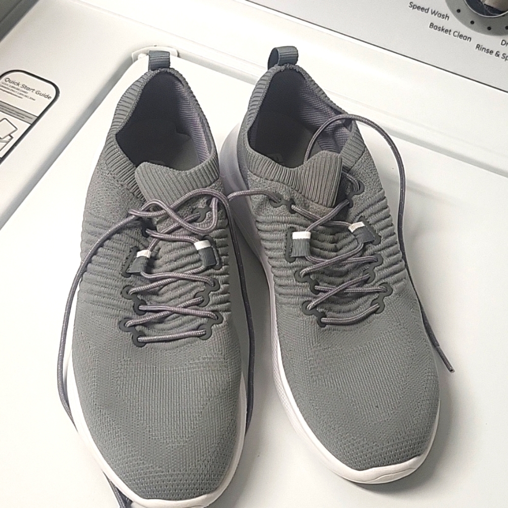 Ladies golf shoes